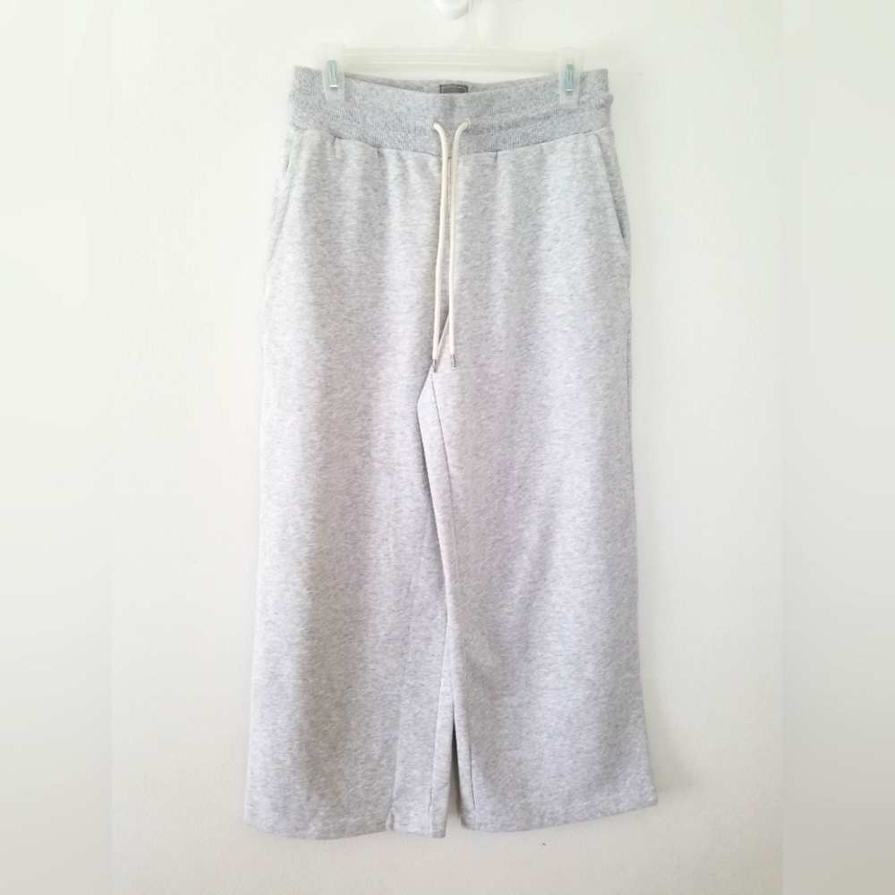 NWOT Gap Wide Leg Cropped Drawstring Sweatpants Grey Size Small